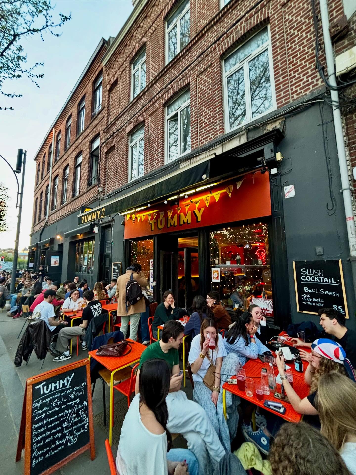 La terrasse animée de TUMMY à Lille